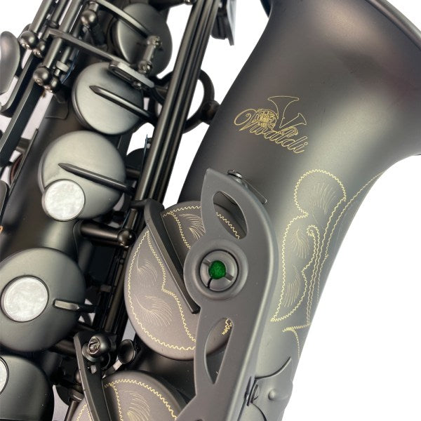 Saxofón Vivaldi Alto negro mate con estuche y accesorios-2